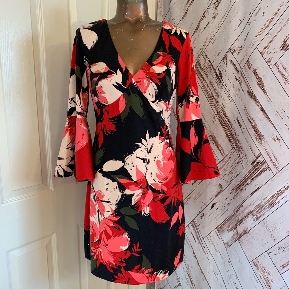 TRINA TURK FLORAL PRINT AND BELL SLEEVE DRESS SIZE 2